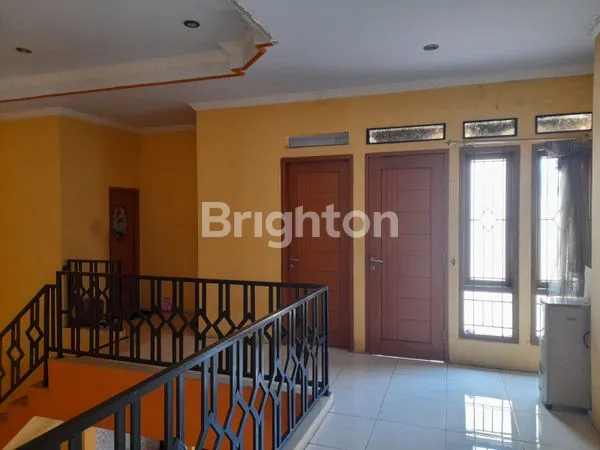 image RUMAH HOOK 2 LANTAI DI PONDOK GEDE, BEKASI (6)