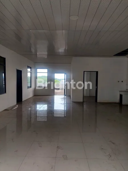 image GEDUNG + KANTOR 3 LANTAI CIKARANG (8)