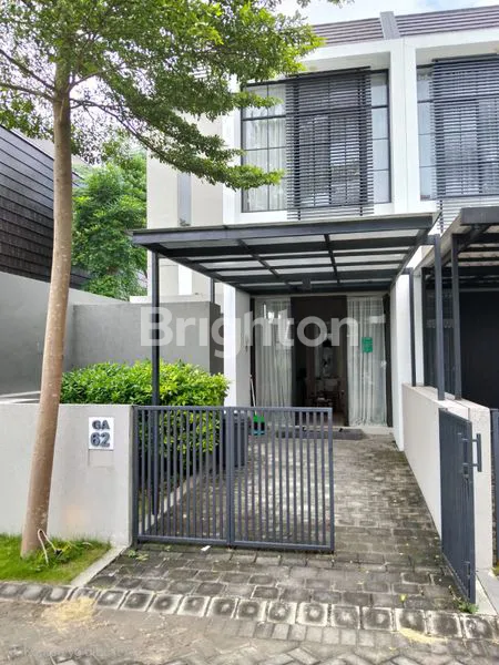 image RUMAH CONTOH MEWAH TIPE TOSCA DELUXE DI GRAND SUNRISE GRESIK (1)