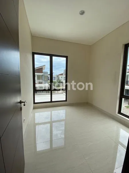 image RUMAH HOOK 2 LANTAI LT 250 DI PODOMORO GOLF VIEW (8)