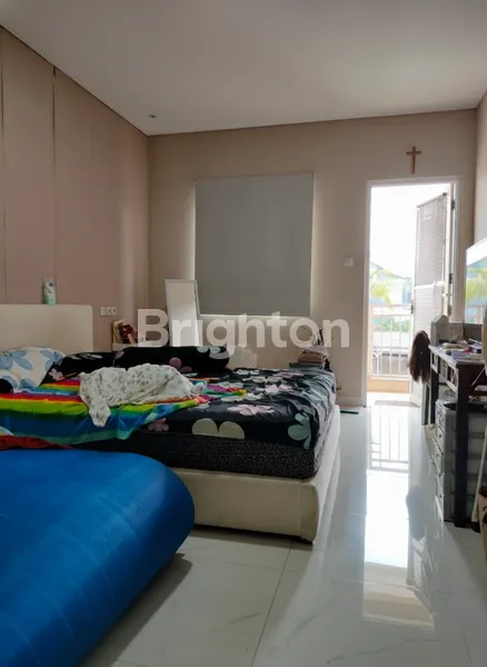 image RUMAH MODERN 2 LANTAI LT/LB: 172/250 JATIASIH RAPI & SIAP HUNI, KOTA BEKASI, SHM, LOKASI STRATEGIS 2 MENIT KE TOLL JATIASIH, BEBAS BANJIR (6)