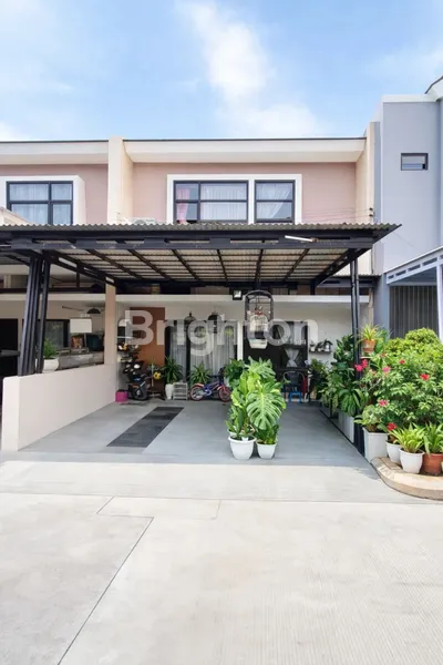 image DIJUAL RUMAH DAERAH KRANGGAN BEKASI PINGGIR MEPET CIBUBUR DEKAT DENGAN LRT HARJAMUKTI (1)