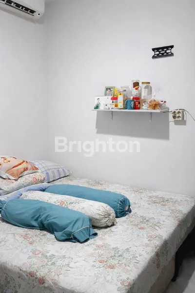 image DIJUAL RUMAH DAERAH KRANGGAN BEKASI PINGGIR MEPET CIBUBUR DEKAT DENGAN LRT HARJAMUKTI (3)