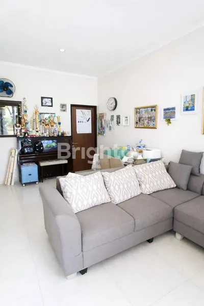 image DIJUAL RUMAH DAERAH KRANGGAN BEKASI PINGGIR MEPET CIBUBUR DEKAT DENGAN LRT HARJAMUKTI (4)