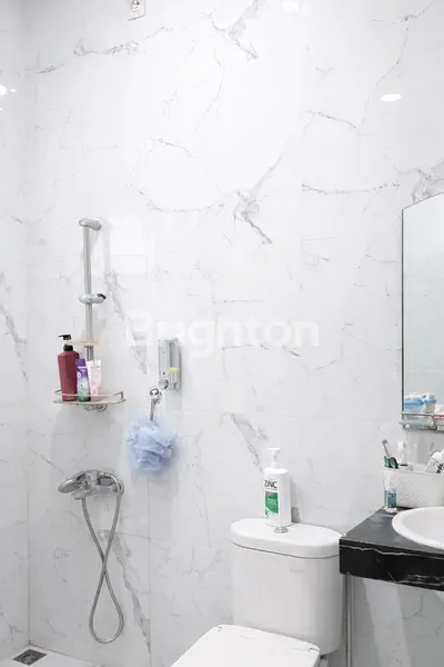 image DIJUAL RUMAH DAERAH KRANGGAN BEKASI PINGGIR MEPET CIBUBUR DEKAT DENGAN LRT HARJAMUKTI (8)