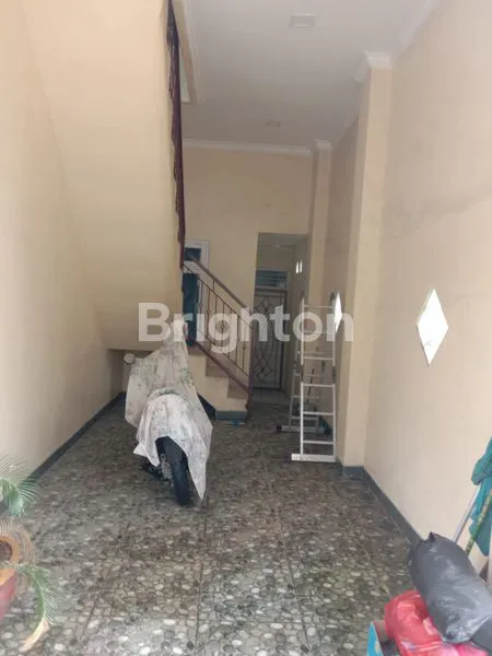 image DISEWAKAN RUMAH SIAP HUNI FULL FURNITURE,INTERIOR MEWAH DAN STRATEGIS (3)