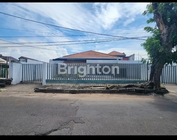 image JARANG ADA RUMAH SURABAYA PUSAT STRATEGIS DEKAT TUNJUNGAN PLAZA (1)