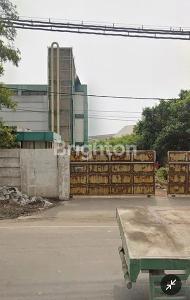 image TANAH PAVING + GEDUNG/BANGUNAN 3 LANTAI, ROW JALAN LEBAR, AKSES KONTAINER 40FIT, STRATEGIS TENGAH KOTA GRESIK (1)