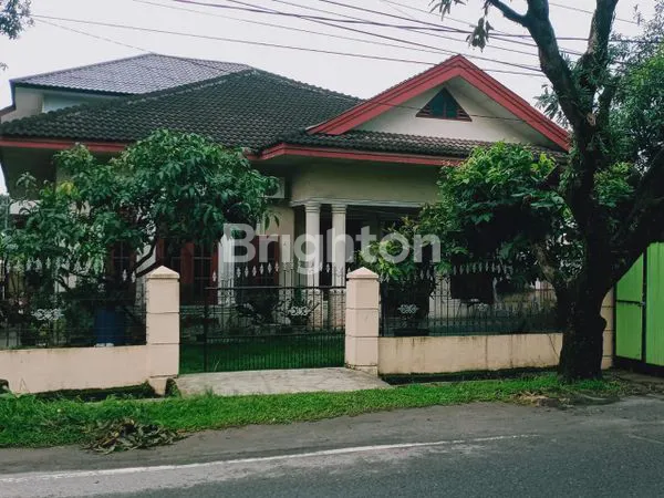 image RUMAH MEWAH LT 387 DI MEDAN JOHOR, 8 KT & 5 KM (2)