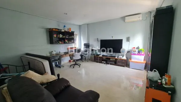 image RUMAH SEWA DI SENTUL CITY DEKAT PINTU TOL (2)