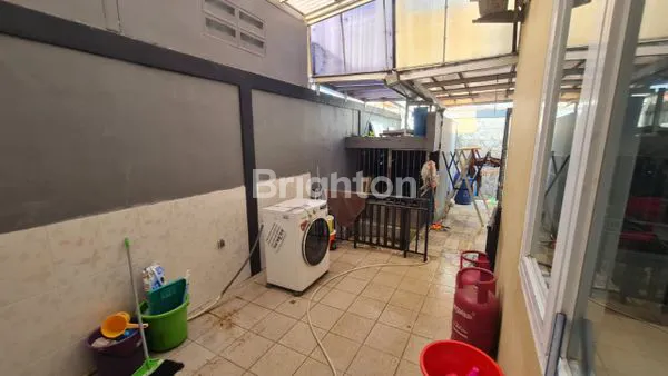 image RUMAH SEWA DI SENTUL CITY DEKAT PINTU TOL (7)