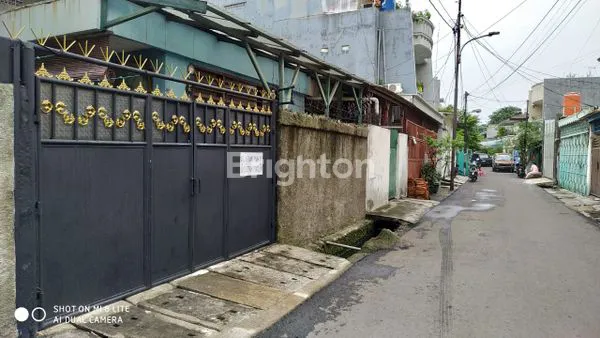 image RUMAH CLASSIC BANGUNAN KOKOH DI JAKARTA PUSAT (1)