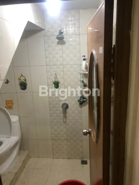 image RUMAH CANTIK 2 LANTAI DI VILLA TOMANG BARU, 4 KT (8)