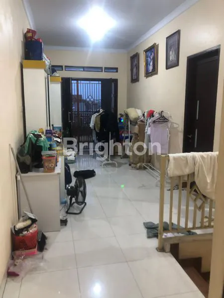 image RUMAH CANTIK 2 LANTAI DI VILLA TOMANG BARU, 4 KT (3)