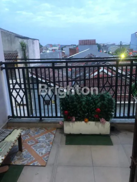 image RUMAH CANTIK 2 LANTAI DI VILLA TOMANG BARU, 4 KT (6)