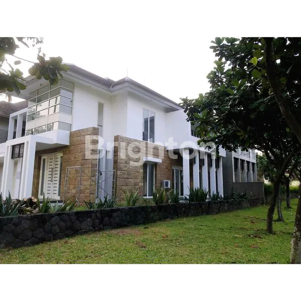 image DIJUAL RUMAH MEWAH HOOK 2 LANTAI DI DIAMOND HILL CITRALAND UTAMA SURABAYA BARAT (1)