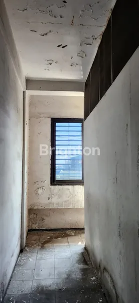 image RUKO RAYA RUNGKUT INDUSTRI KIDUL 3,5LT ADA RUANG PENYIMPANAN COCOK UTK BANK / KOPERASI ATAU KANTOR SIAP PAKAI (4)