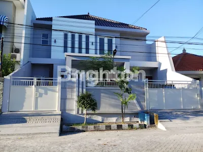 image BARU SIAP HUNI MANYAR SURABAYA TIMUR ROW 4 MOBIL (1)