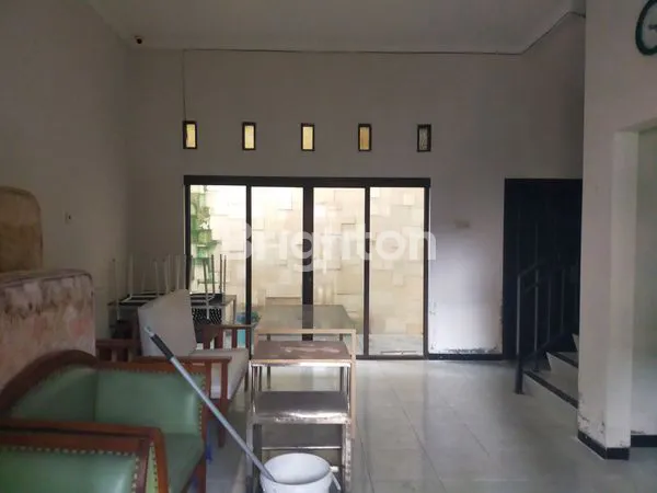 image HUNIAN STRATEGIS 2 KT DEKAT TOL & KAMPUS (6)