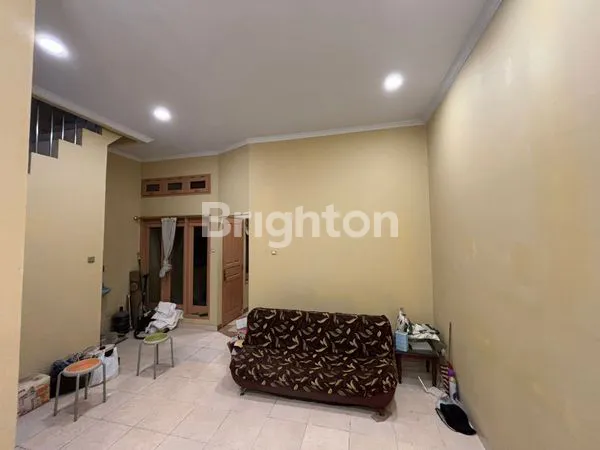 image DIJUAL RUMAH MINIMALIS 3 LANTAI GADING GRIYA PRATAMA KELAPA GADING (2)