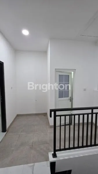 image RUMAH BARU 3 LANTAI TENANG & NYAMAN DURI KEPA JAKARTA BARAT (8)