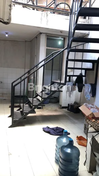 image RUMAH BESAR COCOK UNTUK KANTOR DI DURI KEPA RAYA JAKARTA BARAT (5)