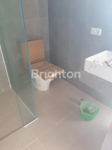 image RUMAH BARU GRESS TENGAH KOTA MANYAR ONE GATE SYSTEM (4)