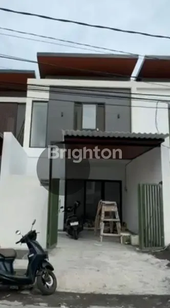 Gambar Property DIJUAL RUMAH BARU MODERN MINIMALIS NEW GRESS  ROW JALAN BESAR DI SURABAYA TIMUR DEKAT MERR UNTAG