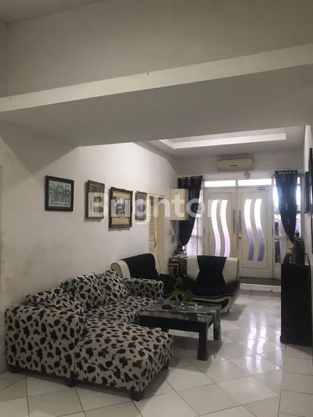 image RUMAH KUTISARI SELATAN DEKAT KAMPUS PETRA SURABAYA (1)
