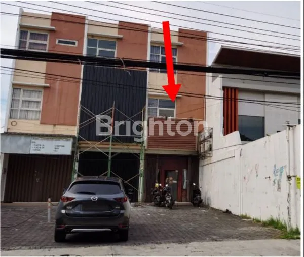 image RUKO MENGANTI BANGUNAN 3LANTAI LAHAN PARKIR LUAS (1)