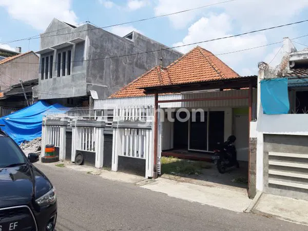 RUMAH DI PUSAT KOTA SEMARANG