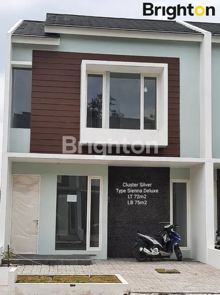 image RUMAH JADE HAMLET DAN DAPATKAN PROMO FREE ALL BIAYA DI AREA GRESIK (1)