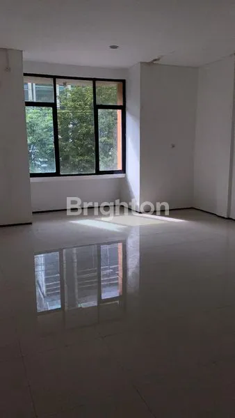 image RUKO STRATEGIS 3,5 LANTAI RAYA KLAMPIS (2)