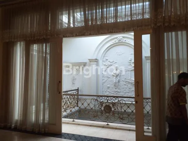 image RUMAH MEWAH FURNISH DI BUKIT GADING MEDITERANIA KELAPA GADING (14)