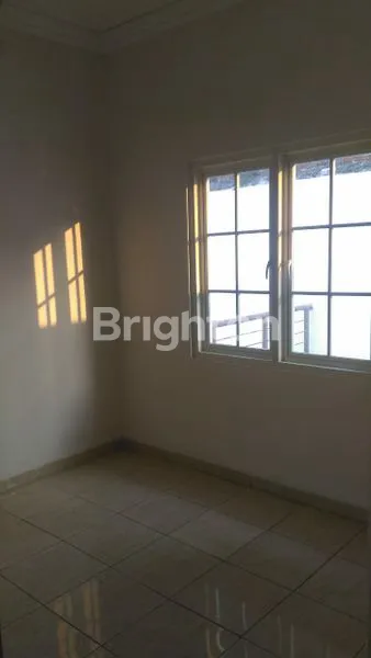 image RUMAH GRAHA ANGGREK MAS SDA 2 LATAI (2)