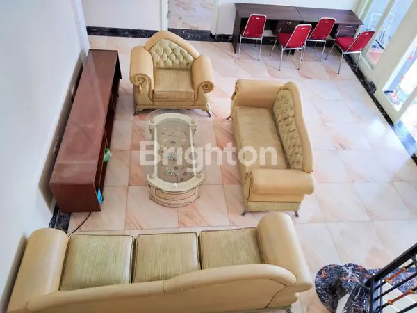 image RUMAH MEWAH MODEL MEDITERANIA LUAS ADA KOLAM RENANG 2 LANTAI SEMI FURNISHED DI PUNCAK DIENG KOTA MALANG (22)