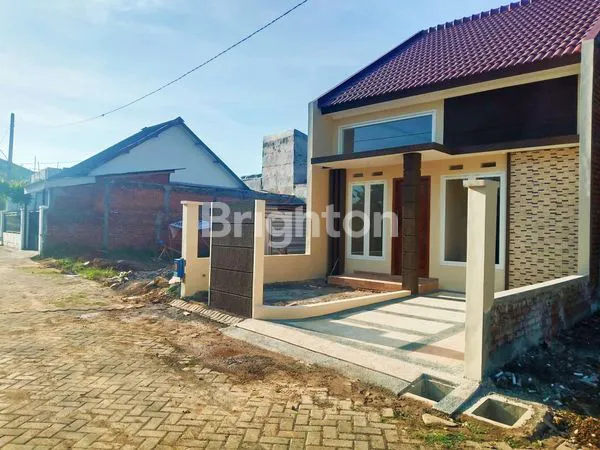 image RUMAH BARU MODERN MINIMALIS SIAP HUNI DI SULFAT KOTA MALANG (7)