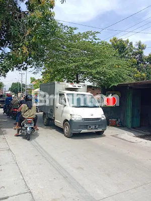 image TEMPAT USAHA STRATEGIS (2)