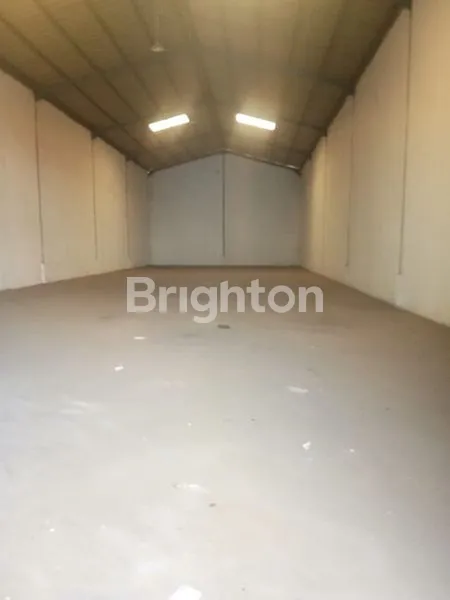 image GUDANG SIAP DI PAKAI,PARKIRAN LUAS,EXIT TOL WARU 15 MENIT,BANDARA JUANDA 10 MENIT,COCOK UNTUK PENYOMPANAN,INDUSTRI HAND MADE,DLL (2)