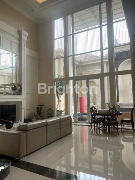 image RUMAH MEWAH FULL MARMER ITALY DAN KOLAM RENANG  DI VIRGINIA REGENCY (1)