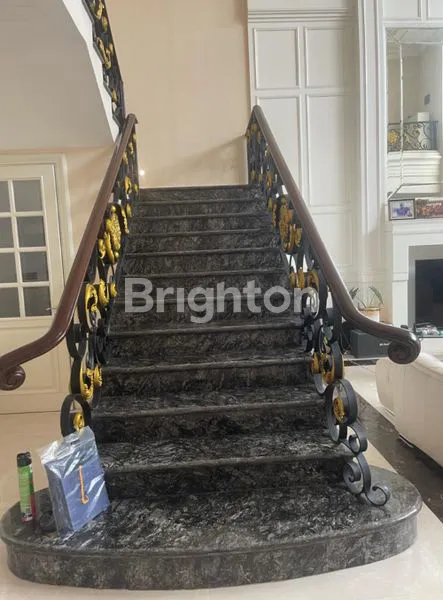 image RUMAH MEWAH FULL MARMER ITALY DAN KOLAM RENANG  DI VIRGINIA REGENCY (3)