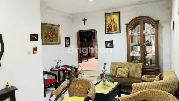 image RUMAH DI JOGLO JAKARTA BARAT (1)