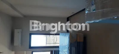 image APARTEMEN 1BR,FULL FURNISH : MEJA KERJA DAN KURSI,LEMARI,BED,AC,TV,KITCHEN SET,WATER HEATHER,DAN MEJA+KURSI MAKAN,VIEW BANDARA JUANDA DAN TOL,10 MENIT KE JUANDA,HARGA DILUAR SERVICE (2)