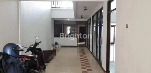 image RUMAH DHARMAHUSADA INDAH BARAT (5)