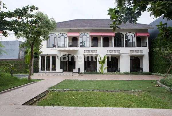 image TEMPAT USAHA STRATEGIS MENGANTI WIYUNG SURABAYA (2)