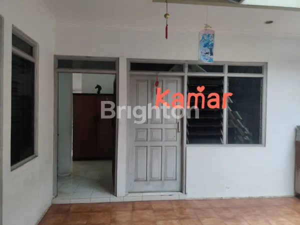 image RUMAH BESAR 3 LANTAI SIAP HUNI DI NGALIYAN PERMAI (3)