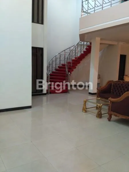 image RUMAH 2 LT DHARMAHUDADA INDAH TENGAH FULL FURNISH SIAP HUNI (2)