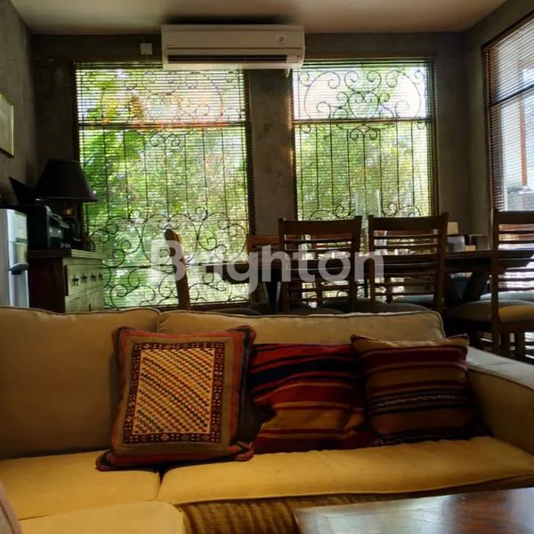 image RUMAH MEWAH KOSONGAN AREA DR. SOETOMO !! (2)