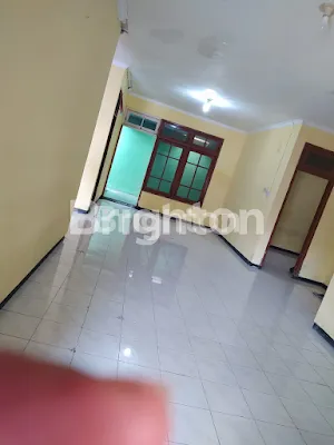 image RUMAH HOOK DI SEKARDANGAN INDAH SIDOARJO (2)