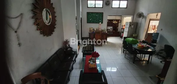 image DIJUAL RUMAH 2 LANTAI SIAP HUNI DEKAT SEKOLAH DI PURI ANJASMORO SEMARANG BARAT (2)